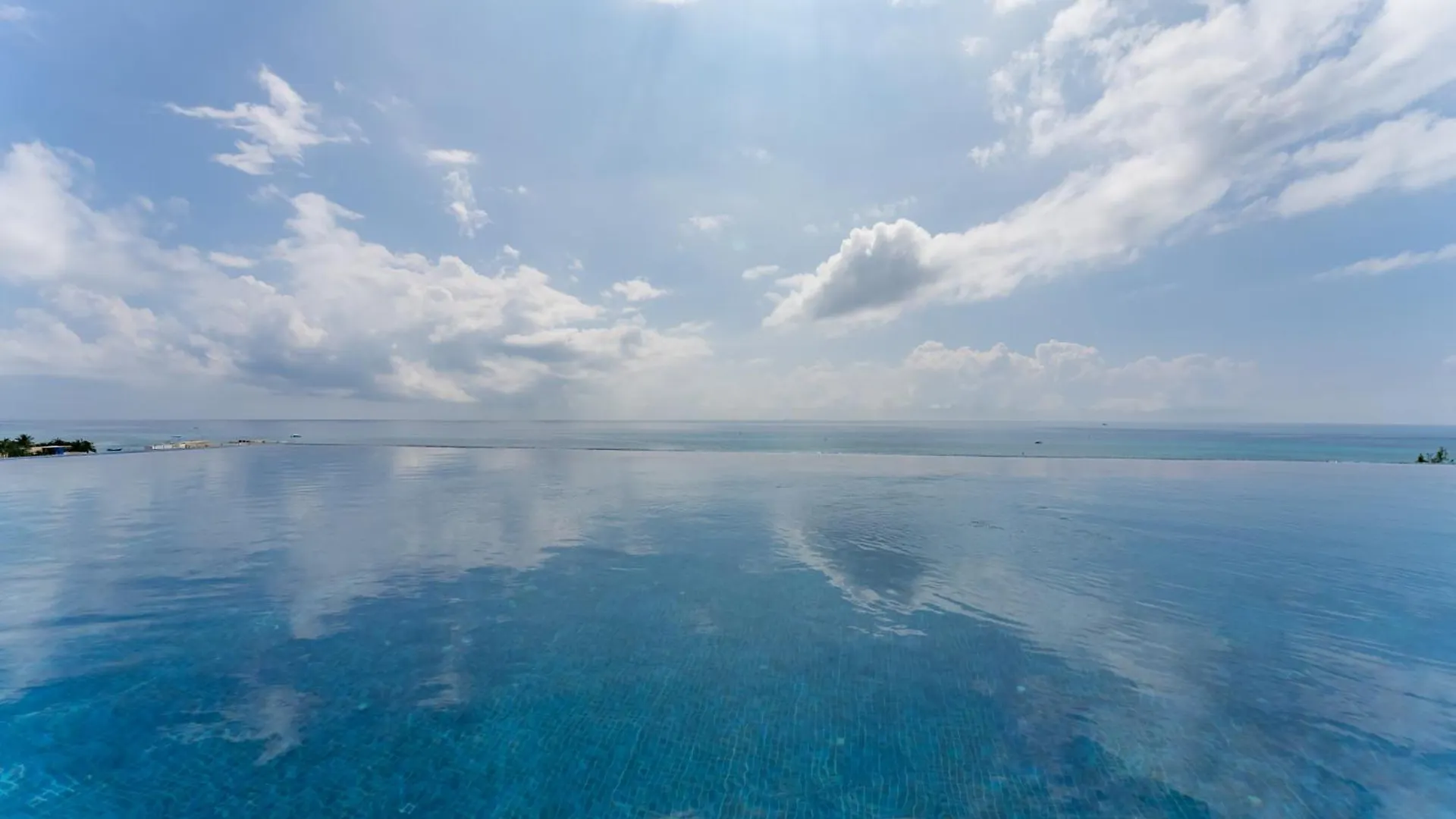 Marila Brand New Best Infinity Pool Sea View Playa del Carmen Apartment